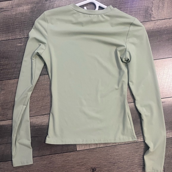 pale green, shape wear type long sleeve - Picture 2 of 2